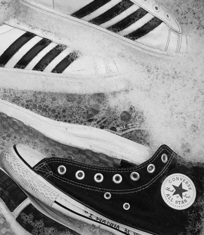 Why choose Laundrykhalas for sneaker deep clean in Bahrain