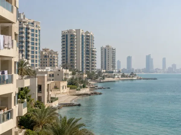 Nowhere in Bahrain Is More Than 6.4 km From the Sea. Here Is What That Does to Your Clothes